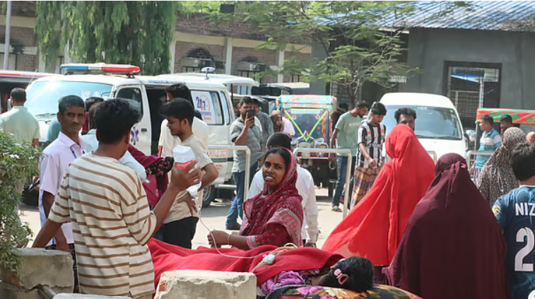 রাজশাহী মেডিকেলে ইন্টার্ন চিকিৎসকদের কর্মবিরতি, চিকিৎসাসেবা ব্যাহত